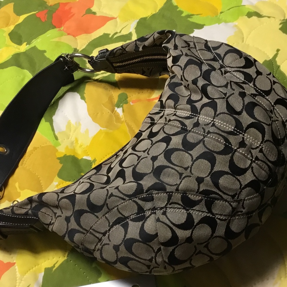 Coach Signature Hobo Shoulder Bag - Black & Khaki